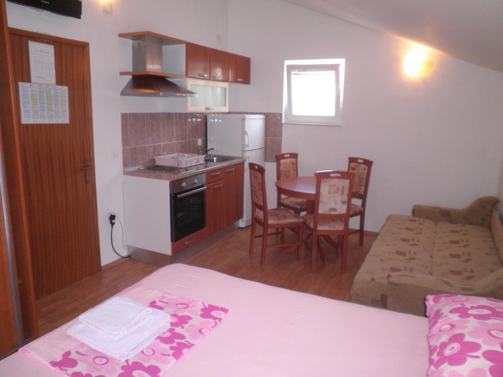 Apartment Muic